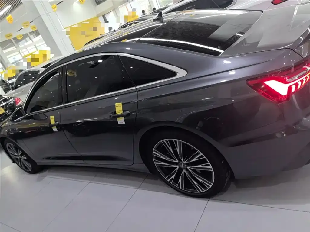 Audi A6L 2021 из CN, фото 9