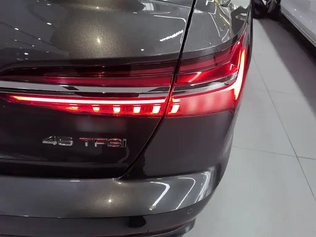 Audi A6L 2021 из CN, фото 4