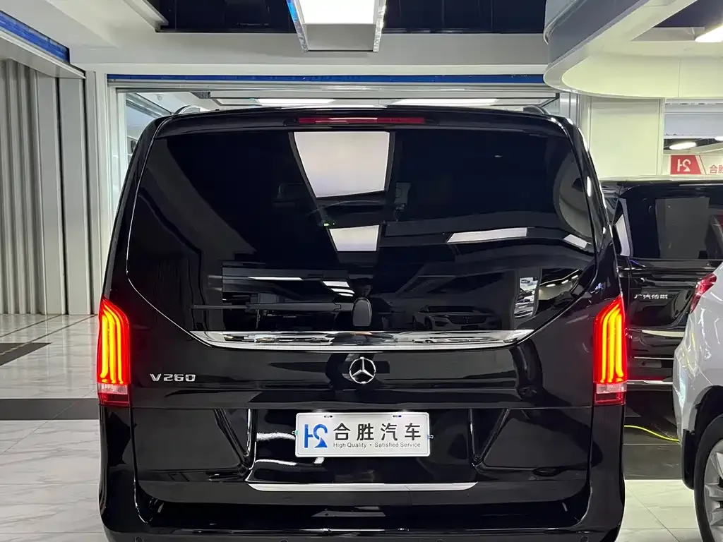 Mercedes-Benz V-Class 2023 из CN, фото 2