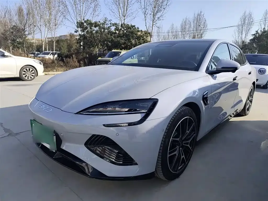 BYD Seal — фото 1