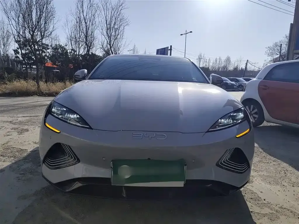 BYD Seal — фото 10