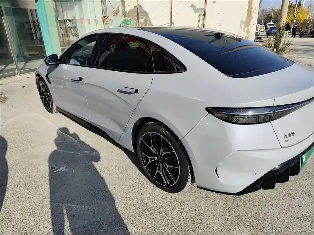 BYD Seal — фото 6