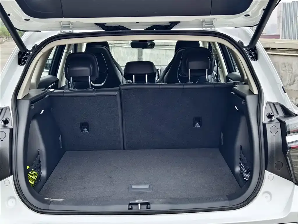 Hongqi HS3 PHEV 2024 из CN, фото 10