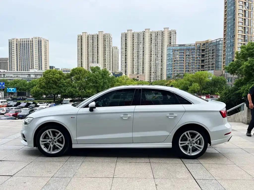 Audi A3 2021 из CN, фото 10