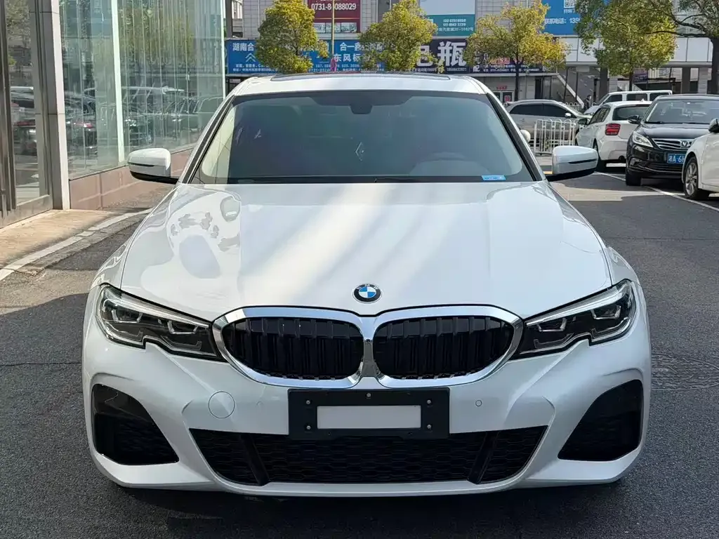 BMW 3 Series 2022 из CN, фото 9