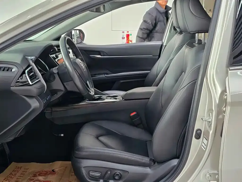 Toyota Camry 2021 из CN, фото 5