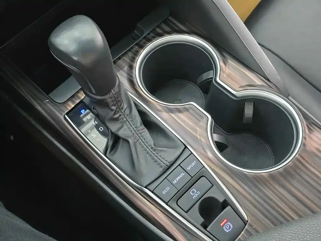 Toyota Camry 2021 из CN, фото 6