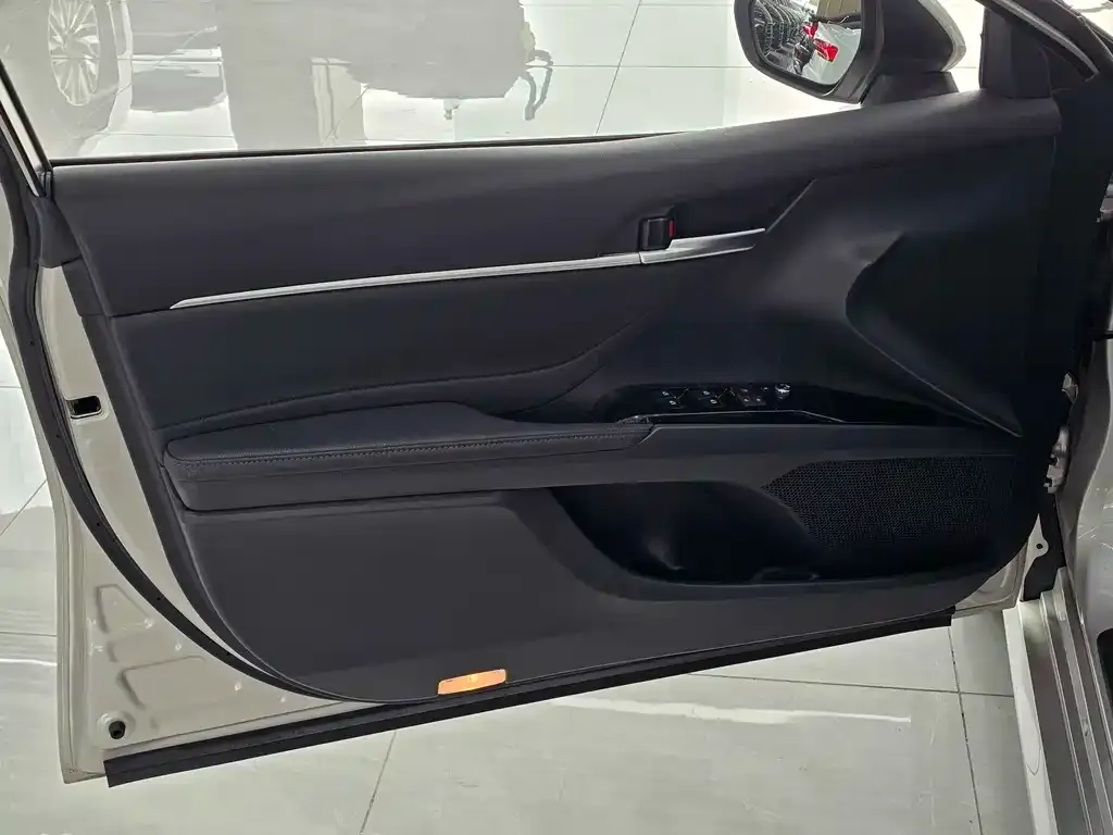 Toyota Camry 2021 из CN, фото 4