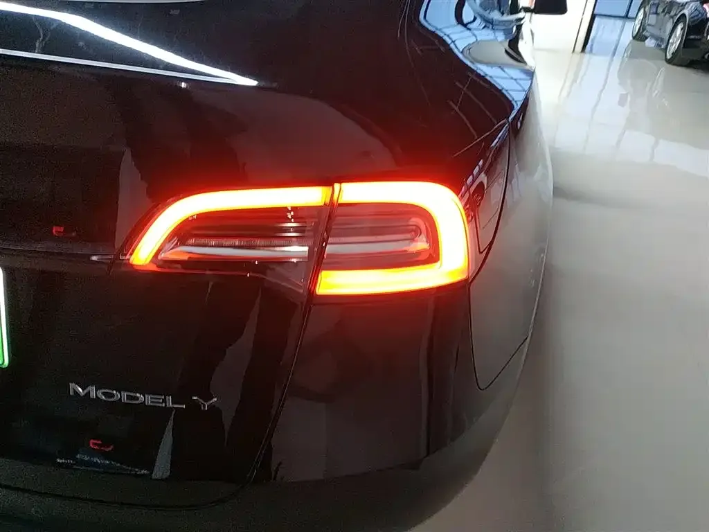 Tesla Model Y 2023 из CN, фото 4