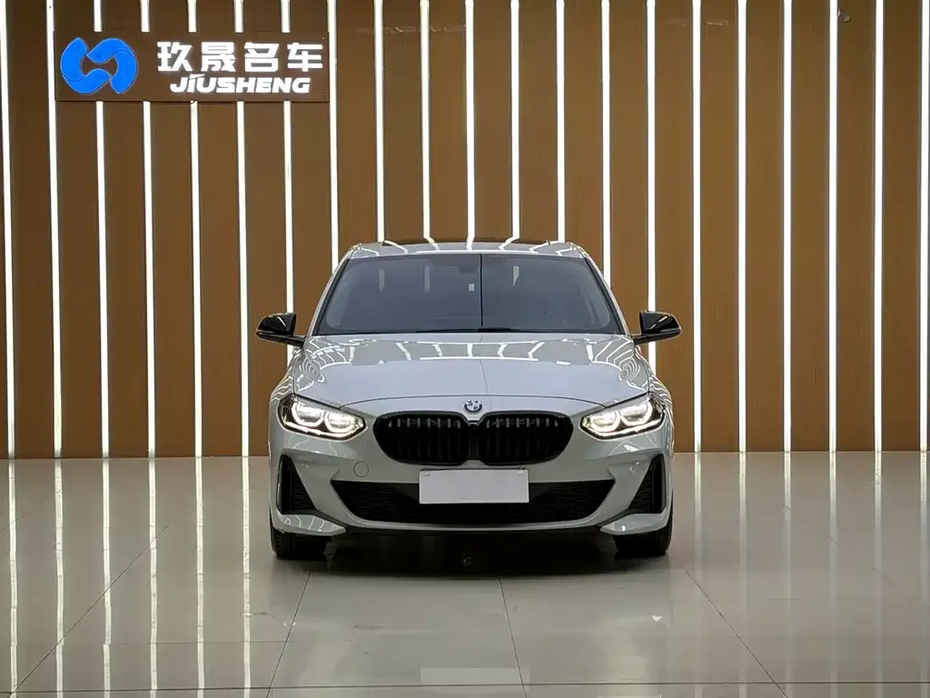 BMW 1 Series 2023 из CN, фото 3