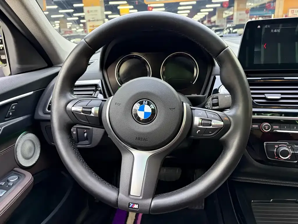 BMW 1 Series 2023 из CN, фото 2