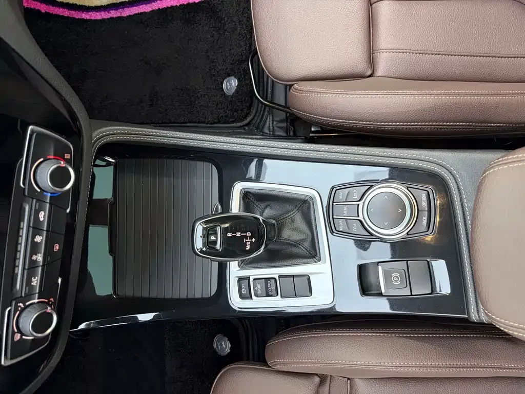BMW 1 Series 2023 из CN, фото 7