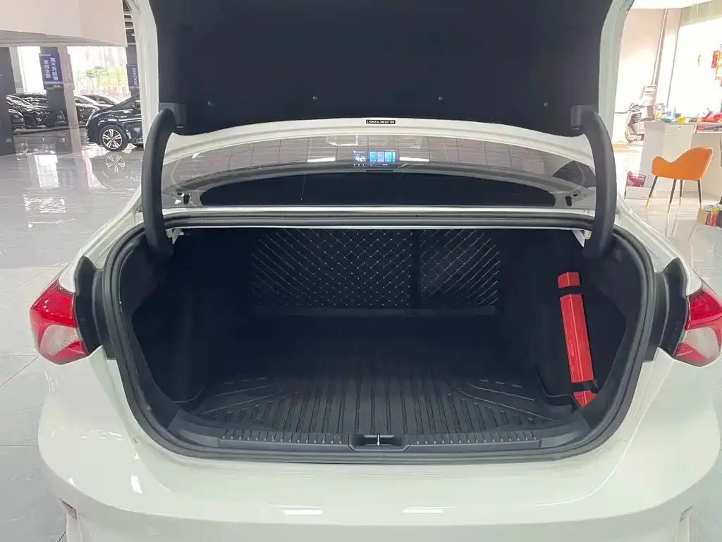 Ford Focus 2023 из CN, фото 6