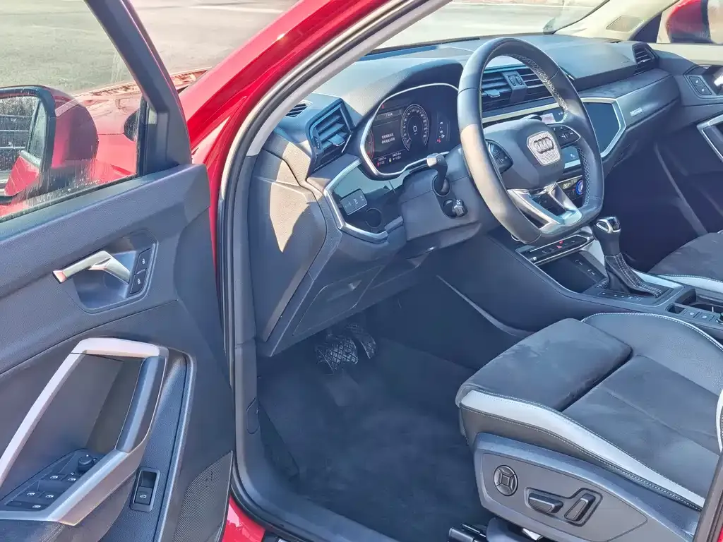 Audi Q3 2022 из CN, фото 7