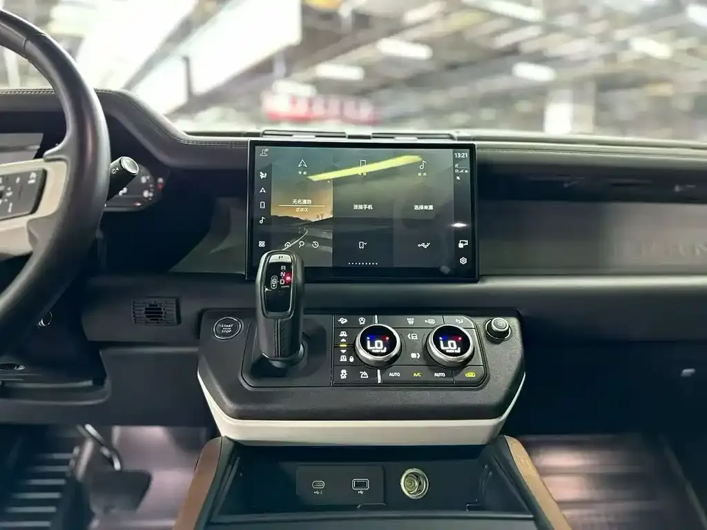 Land Rover Defender 2023 из CN, фото 3