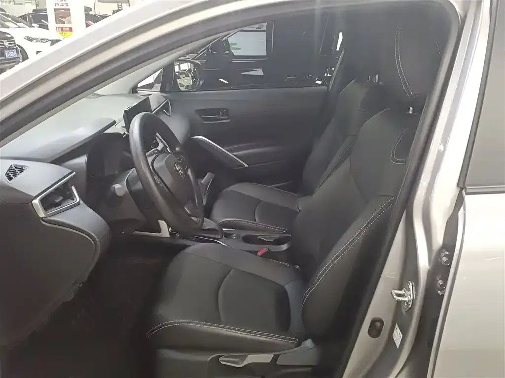 Toyota Corolla Cross 2023 из CN, фото 4