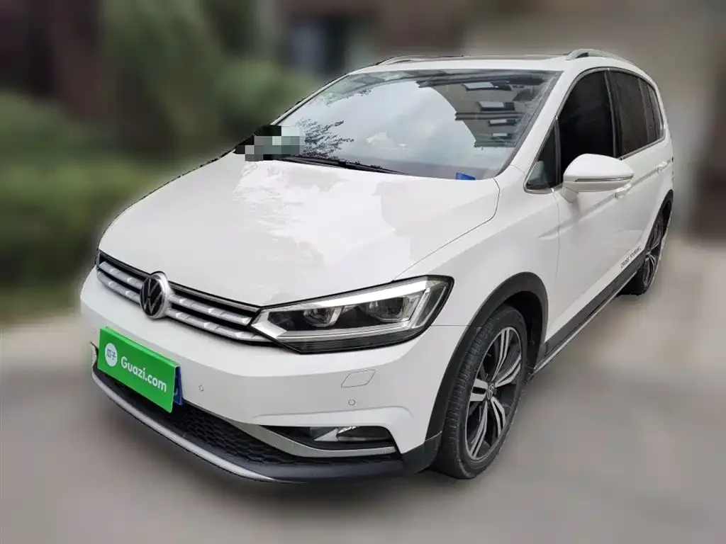 Volkswagen Touran 2021 из CN, фото 1