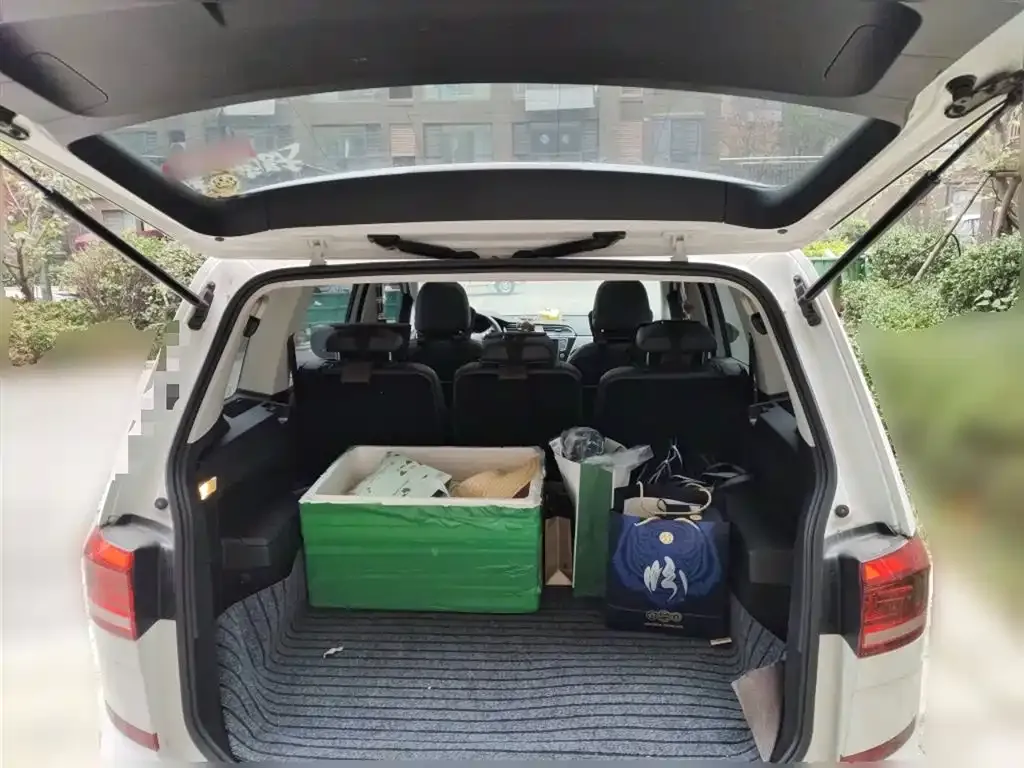 Volkswagen Touran 2021 из CN, фото 10