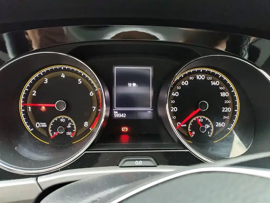 Volkswagen Touran 2021 из CN, фото 4