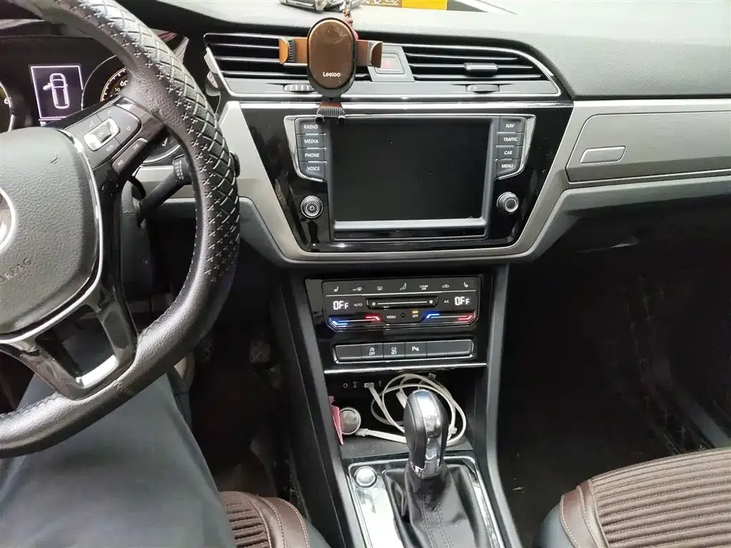 Volkswagen Touran 2021 из CN, фото 6