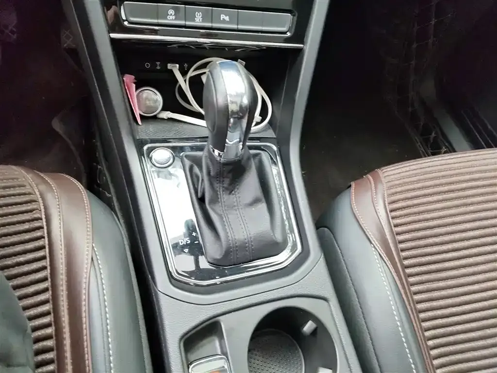 Volkswagen Touran 2021 из CN, фото 7
