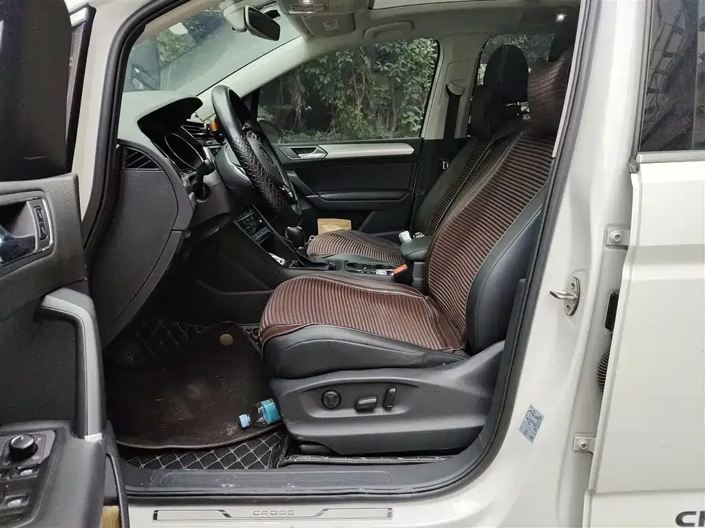 Volkswagen Touran 2021 из CN, фото 8