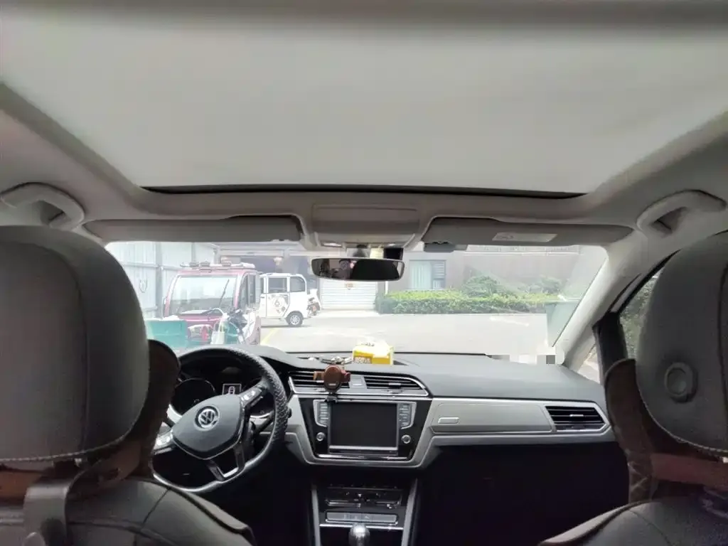 Volkswagen Touran 2021 из CN, фото 9