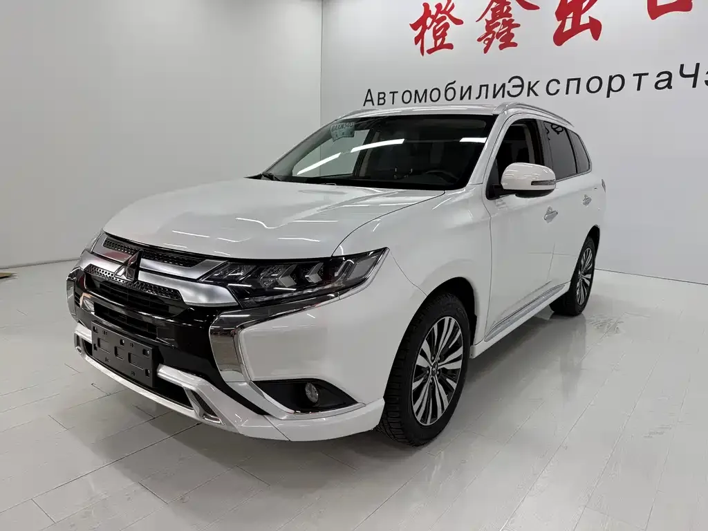 Mitsubishi Outlander 2021 из CN, фото 1