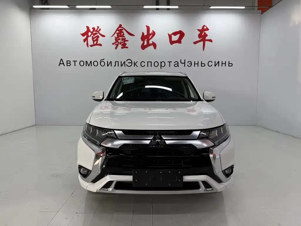 Mitsubishi Outlander 2021 из CN, фото 8