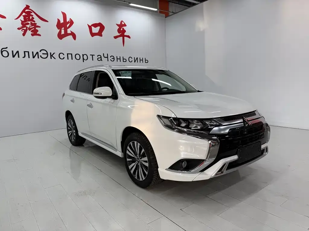 Mitsubishi Outlander 2021 из CN, фото 3