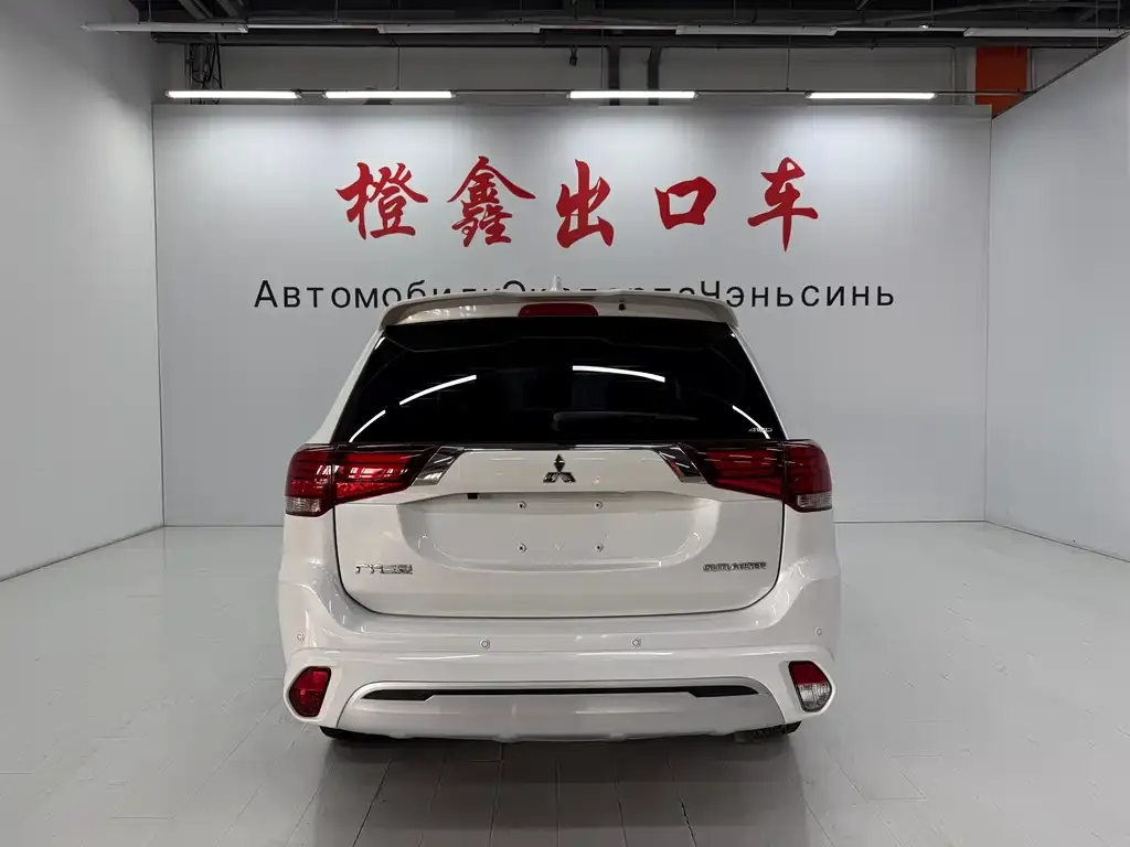 Mitsubishi Outlander 2021 из CN, фото 7
