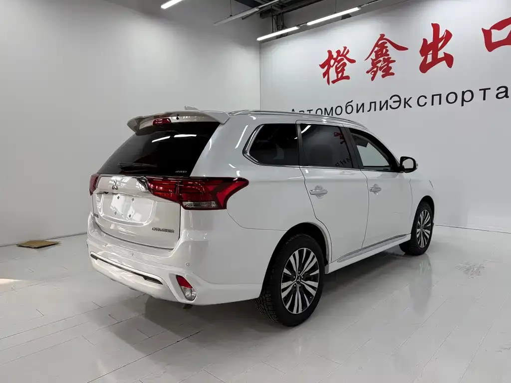 Mitsubishi Outlander 2021 из CN, фото 6
