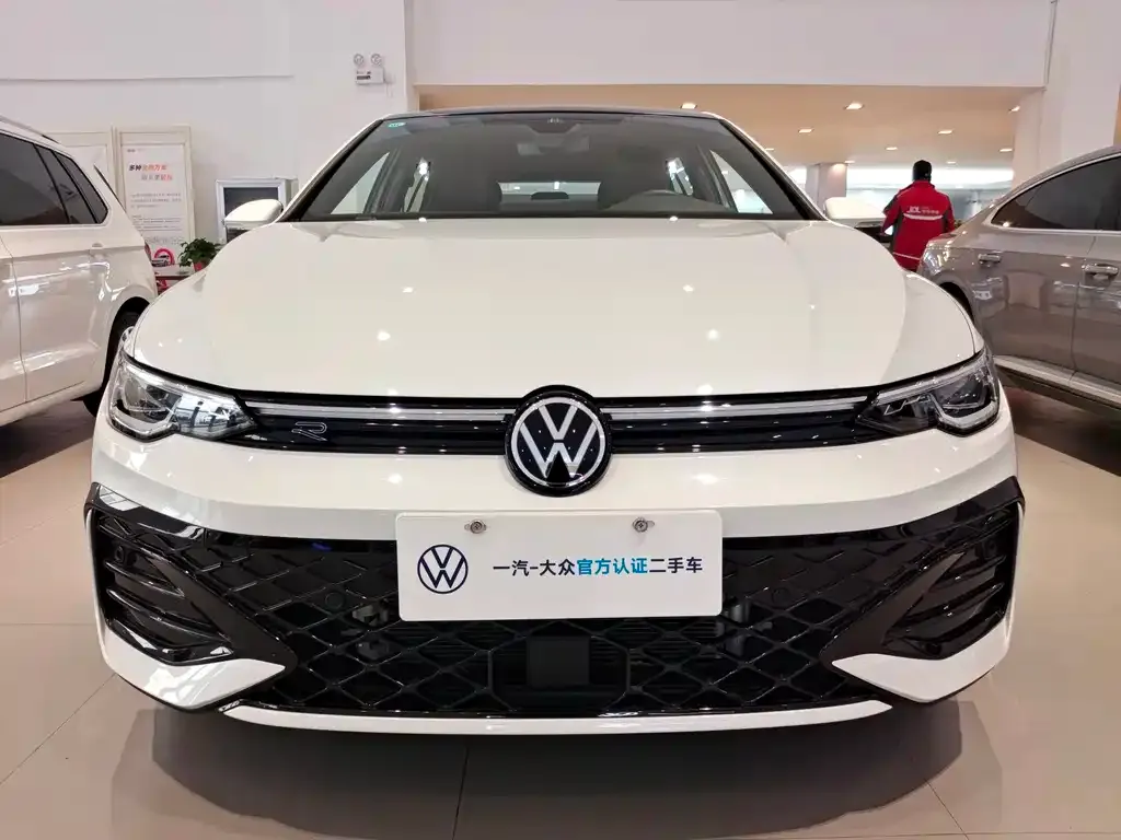 Volkswagen Golf 2024 из CN, фото 8
