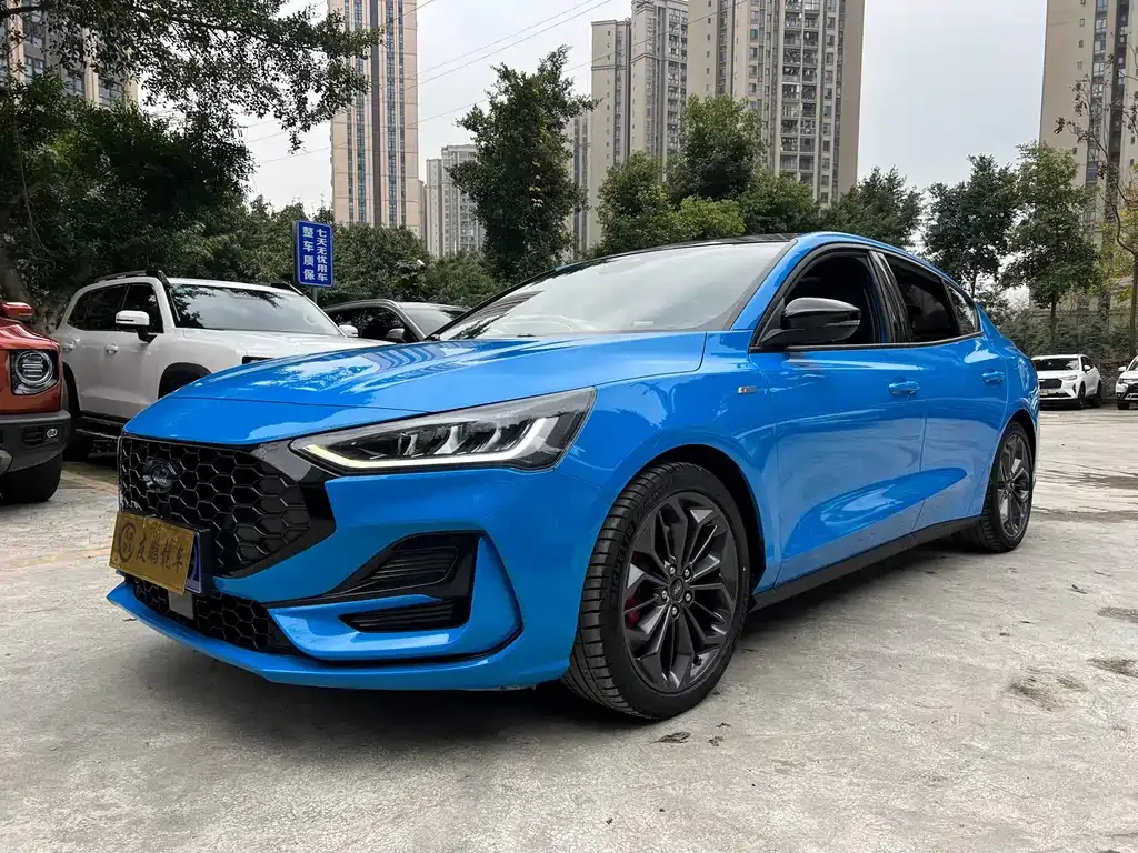 Ford Focus 2022 из CN, фото 1