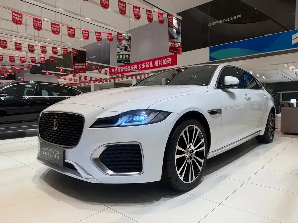 Jaguar XFL — фото 1