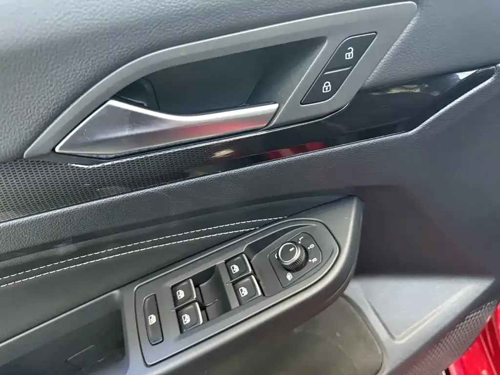 Volkswagen Golf 2021 из CN, фото 4