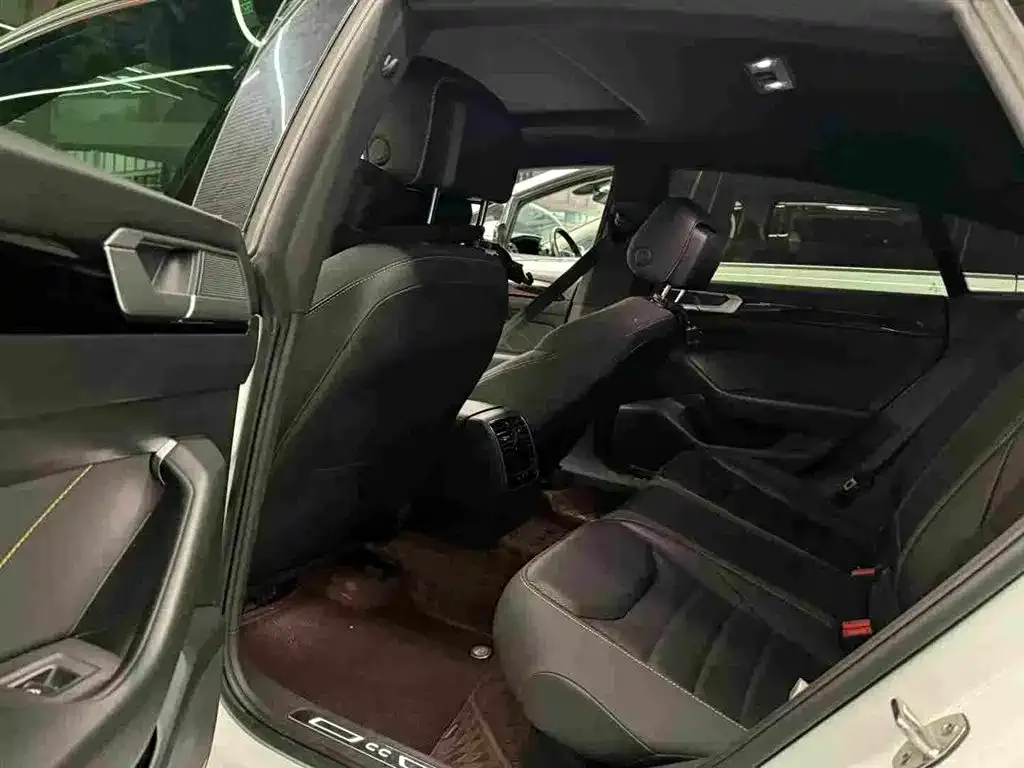 Volkswagen CC 2022 из CN, фото 2