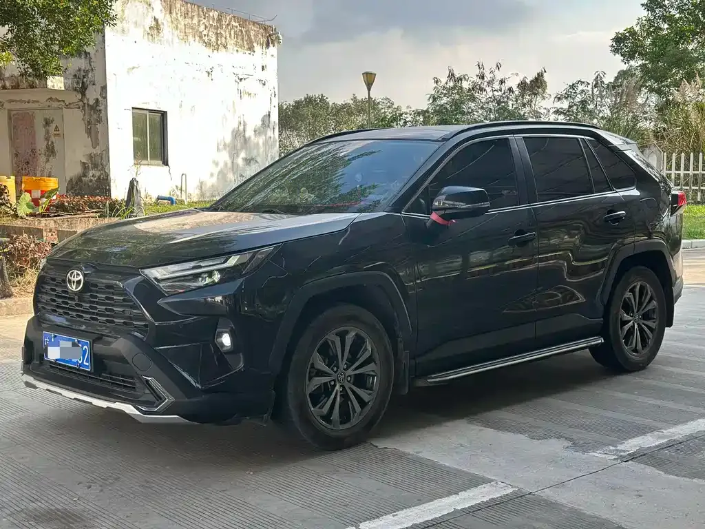 Toyota RAV4 2024 из CN, фото 1