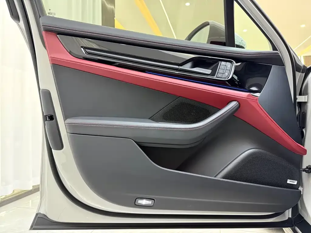 Porsche Panamera 2025 из CN, фото 3