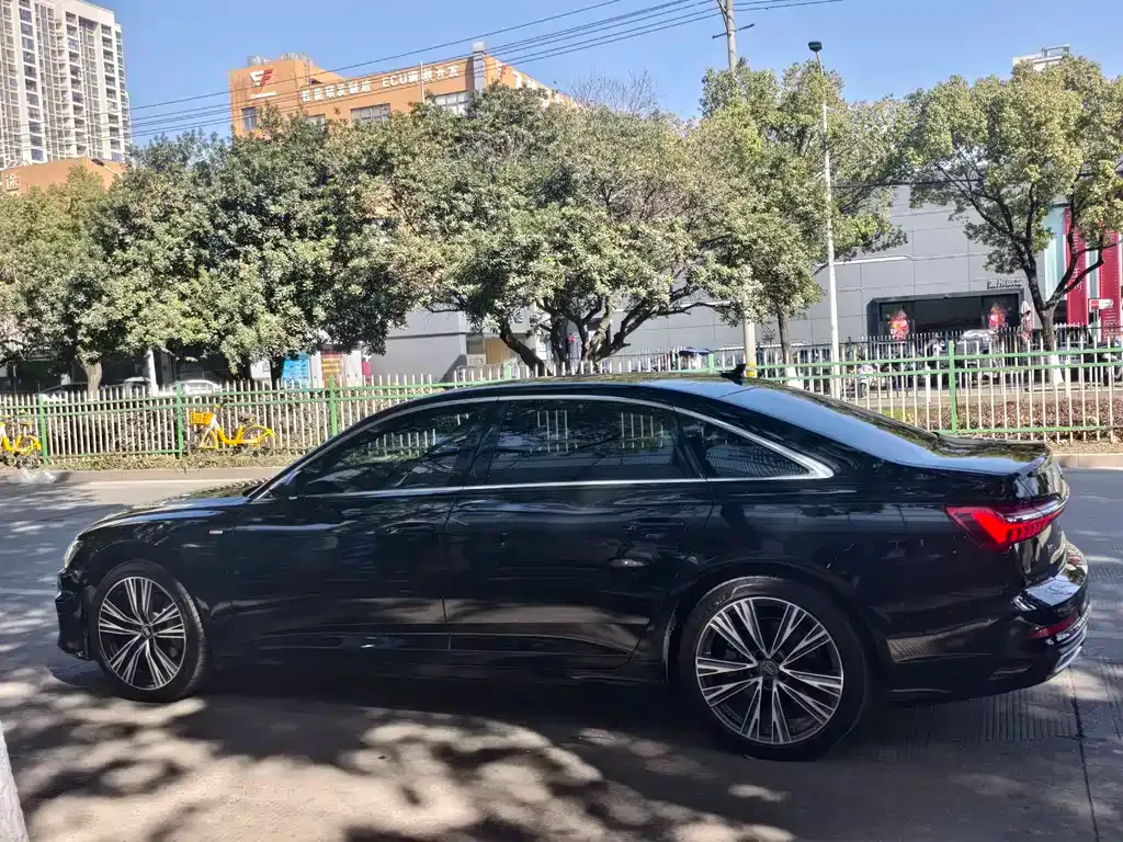 Audi A6L 2021 из CN, фото 10