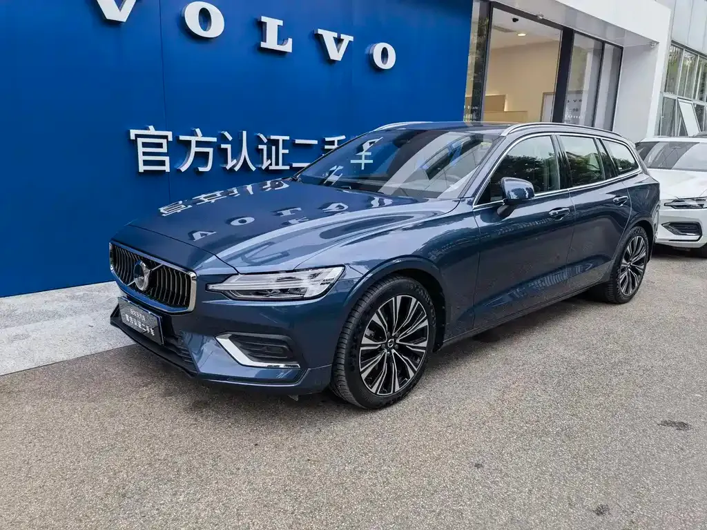 Volvo V60 2024 из CN, фото 1