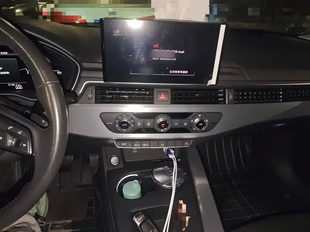 Audi A4L 2021 из CN, фото 4