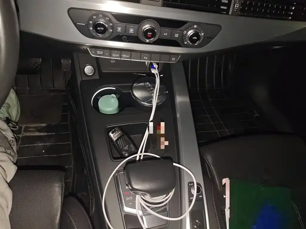 Audi A4L 2021 из CN, фото 5