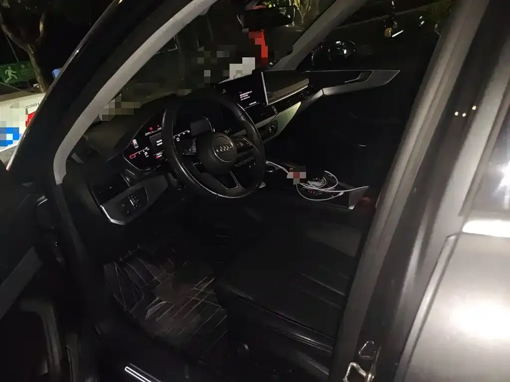 Audi A4L 2021 из CN, фото 2