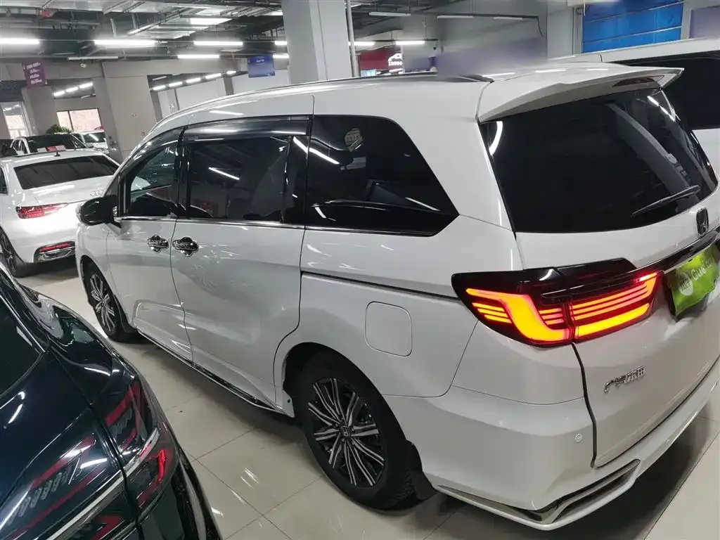 Honda Odyssey 2023 из CN, фото 5