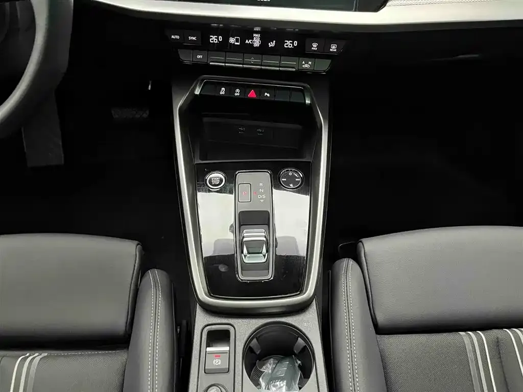 Audi A3 2023 из CN, фото 10