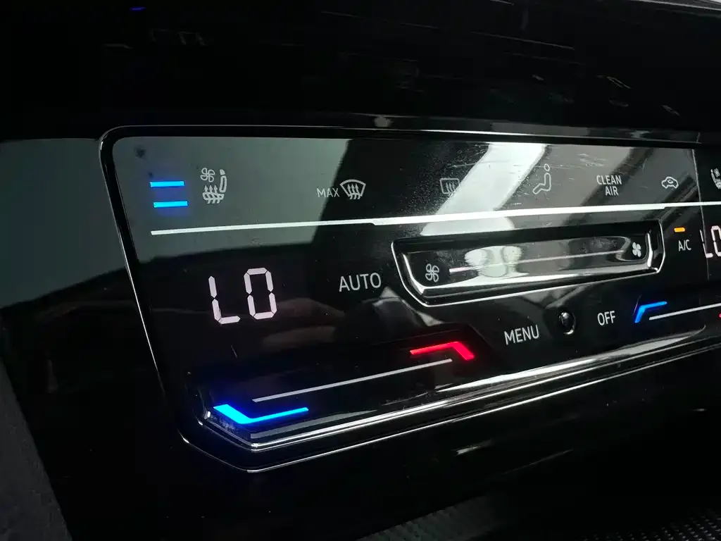 Volkswagen CC 2022 из CN, фото 10