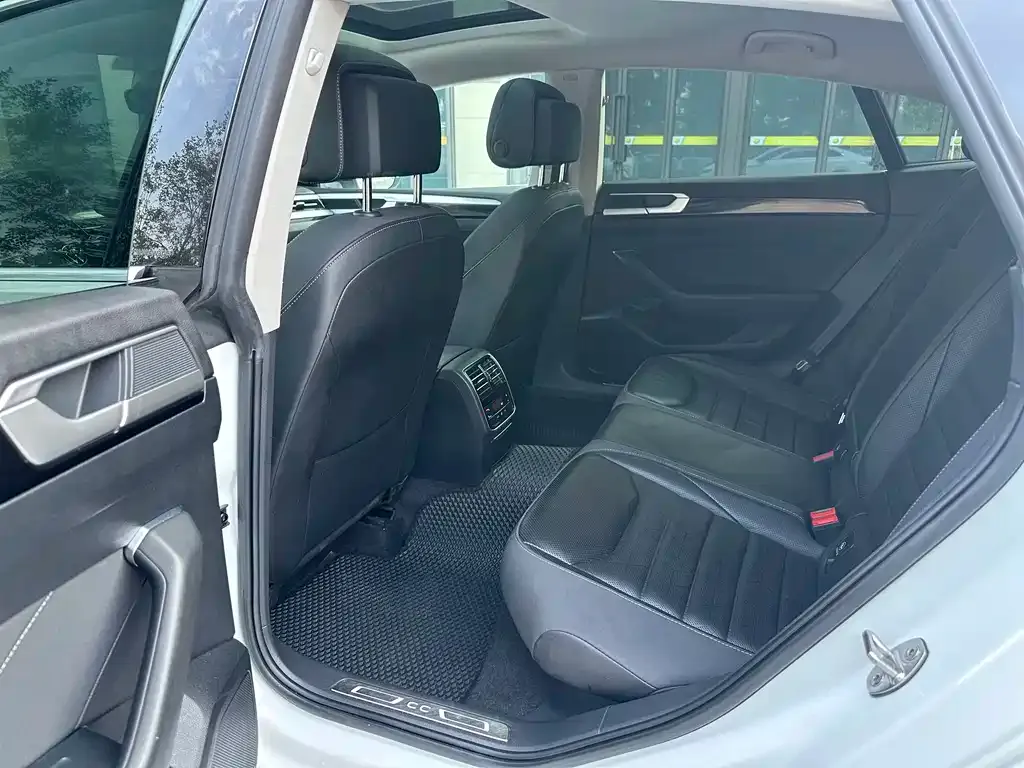 Volkswagen CC 2022 из CN, фото 6