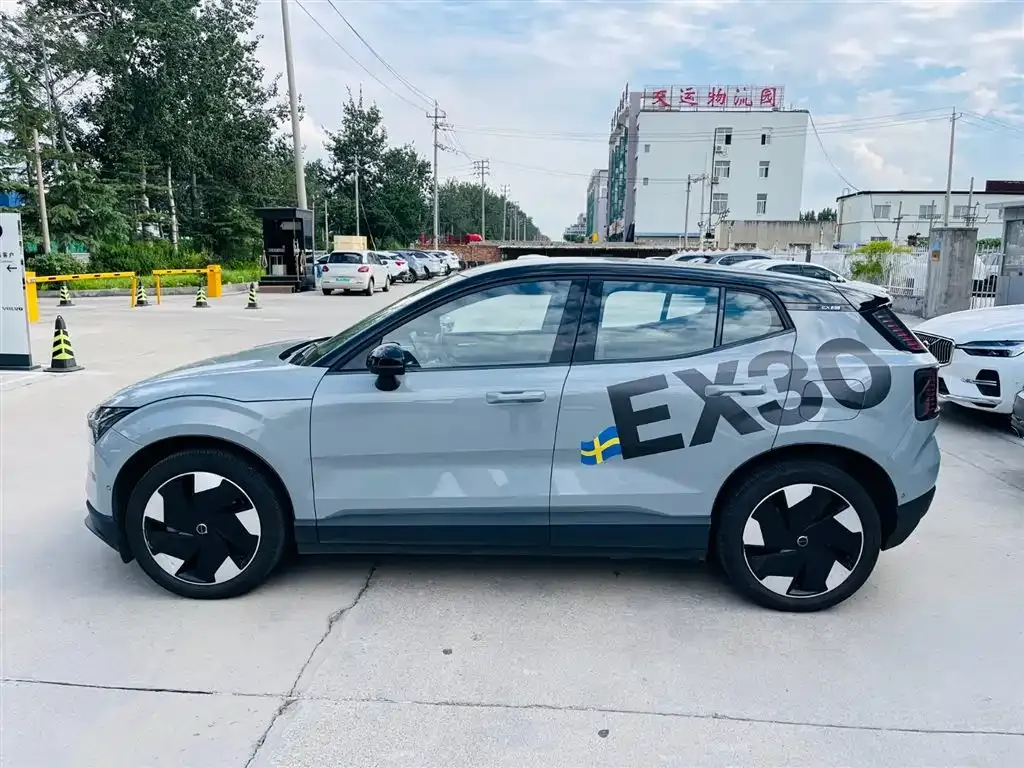 Volvo EX30 2024 из CN, фото 2