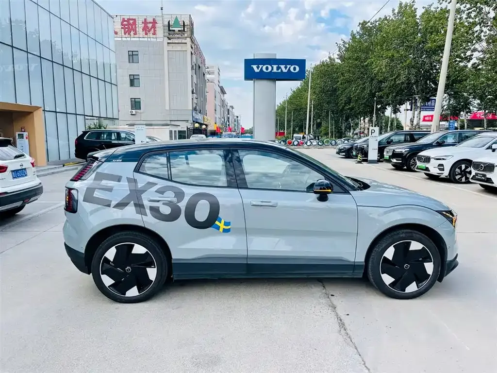 Volvo EX30 2024 из CN, фото 10
